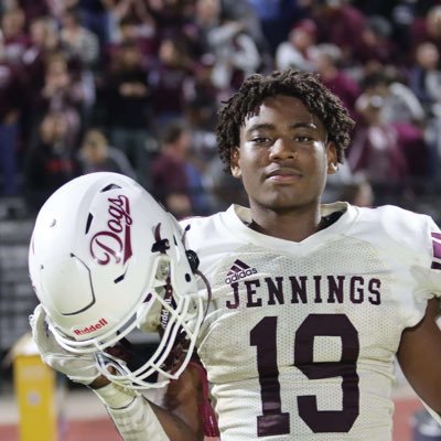 Jennings high bulldogs ‘26 SS 5’10 195lbs| 4.7 40|2.9 GPA