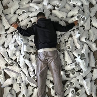 ecomrichiee's profile picture. ecom
