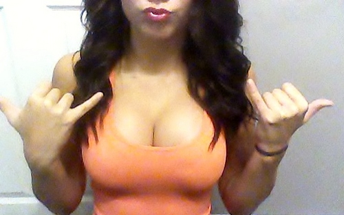 mytruefeelings_'s profile picture. I made this account so I could say how I really feel without bitches I know in my business. I really am another girl who just wants someone to listen. follow me