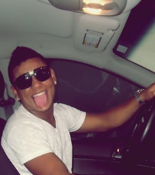 #OUSADO & ALEGRE#  Humorista do grupo @osfn_ Veja nossos videos no Youtube http://t.co/8bj1vQhPWs