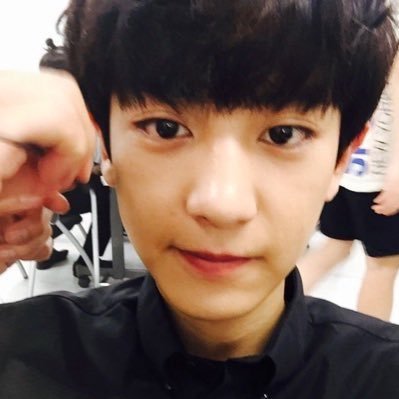 tzuyusgirfriend's profile picture. back up acc