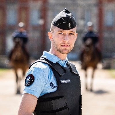 Militaire, communicant et conseiller concertation @ComCyberMI & @CyberGEND 👮🏼‍♂️ | Humain d'Oasis 🐾 | Compte perso - Fav/RT ne valent pas approbation.