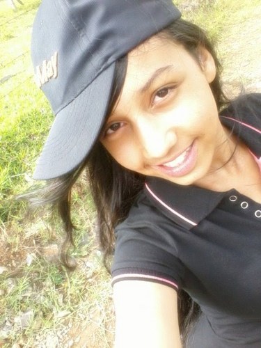 [...] Leoniina,brilhante,irritante, adoora melissa,rock,mts loocuras, músiicas, preto,conquiista a felicidade, sincera, só quem conhece que Sabe {♥} ...