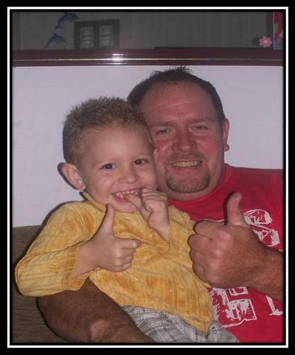 Eu desejo que os seus dias sejam felizes,Que as suas noites sejam tranquilas,E que não lhe falte paz e amor