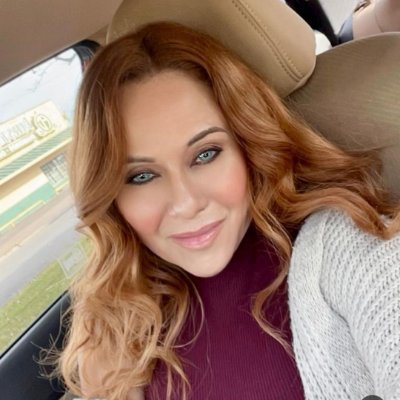 Y2324Yt's profile picture. Simple