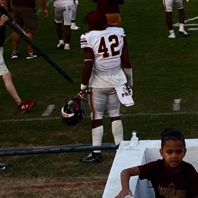 🏈 c/o 2024 6’0 | 200 lb TE | DE gmail: zyonburnette1@gmail.com | All region | Phone number: 803-383-1569