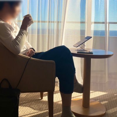 risodoro's profile picture. Twitter Forever. 土地がほしい人の裏垢。プライベート9.5割／仕事 0.5割。ドゥームズデイ全力正座待機中。ホテルで何もしないをする会。素敵な映画に出会えると延命。Webの世界で生きているが、Twitterからは離脱しつつある。