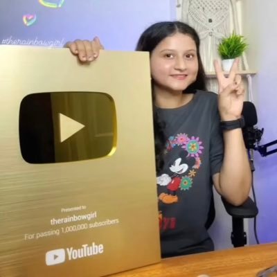 therainbowgir's profile picture. be happy 😊