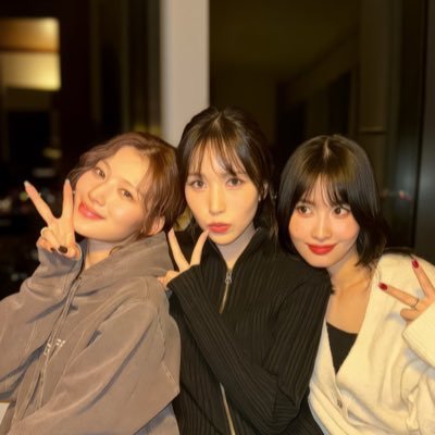 kpoper_ive's profile picture. 