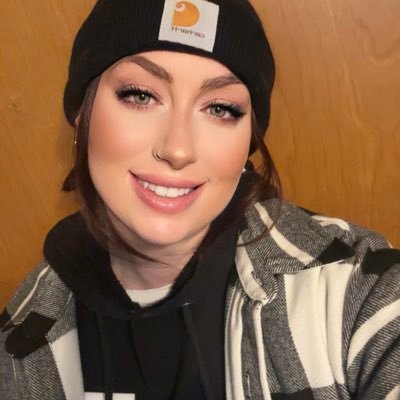 ♌ ☀️♊️🌒♏️⬆️ cancer nurse. introvert. gym rat. chef. music nerd.