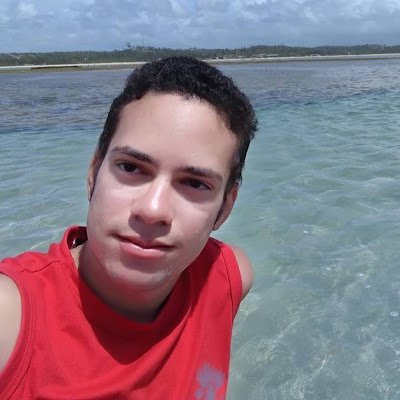 Designer, Editor de Vídeo, Programador e twitteiro nas horas vagas 💻