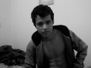 tizinhoxp's profile picture. Para que levar a vida tão a sério, se a vida é uma alucinante aventura da qual jamais sairemos vivos. (Bob Marley)....