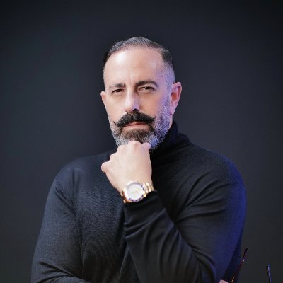 צביקה ברגמן - המוח. 41 שנים בשוק ההון .כתב 70 ספרים שתורגמו לשפות שונות.היוצר של הפודקאסט בורסה והשקעות הפודקאסט עם
2 מיליון הורדות.