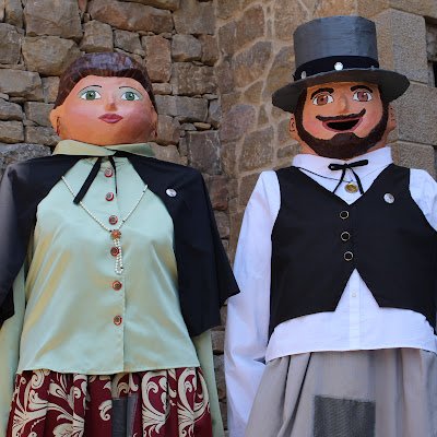 Colla de gegants i bestiari festiu
Associació Gegants de Bertrans
📍Solsona