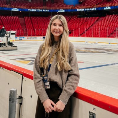 Sports Artist • Assistant Account Manager @IMG (NHL Europe)👩🏼‍💻🏒 • Fife Flyers 🏴󠁧󠁢󠁳󠁣󠁴󠁿