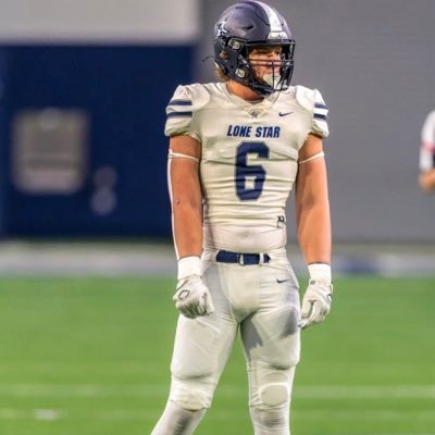 Frisco Lone Star||Outside linebacker||6’3-215lbs||All-District OLB||3.78 GPA||Dual sport athlete🏈🏀||Number-(469)-388-3300|| https://t.co/wIqPFwiWdY