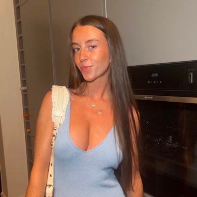 IsseyFairhurst's profile picture. 