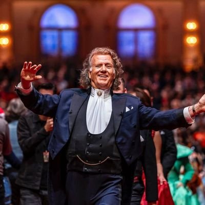 Official account of the 'King of Waltz'; André Rieu and his Johann Strauss Orchestra. Updates by his family, team and André himself.