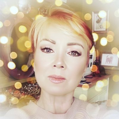 LouiseVoisey's profile picture. Looking for the best in people, not always finding it! Rugby fan, touch rugby player, redhead, dog lover- work hard, play hard, be kind 😉😊