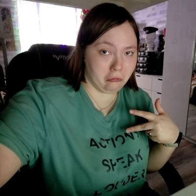 🏳️🌈🇺🇦 💙 Мелкое чмо 💙 ууу сука 💙 учусь в полиграфе 💙 иллюстраторка 💙 акк заброшен, но иногда захожу сюда подглядеть за всеми