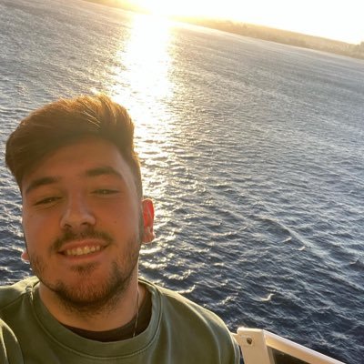 edujb12's profile picture. Historiador por la UGR. Master en arqueología y MAES. Si, soy un friki de la antigüedad. Quiero un gato que se llame Heliogábalo.