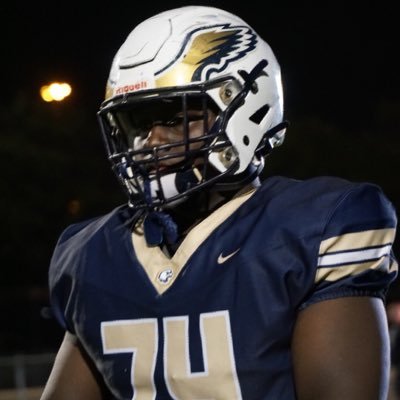 Akins Early College High School (ATX) | Hight (6'2) | Weight (265) | Squat (480) | Bench (320) | Contact Info | #: (512)773-5510 | Email: Devantec170@gamil.com