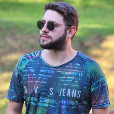 Má influência não é desculpa, cada um faz o que quer ! 😉