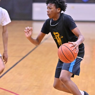 Des Ogugua Richard Montgomery High School 5’11 God 1st Rockville, Maryland📍 C/O 2027 3.3 GPA