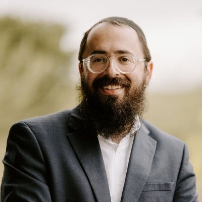 “Busiest rabbi in showbiz” • Dad of 7 • Assistant Rabbi & Program Director @AlamoChabad • Co-founder @YJSAtx • Rabbi @1andahalfrabbis