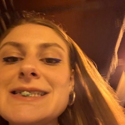 car0line1098's profile picture. techno-erotic