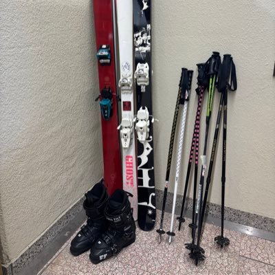 ○趣味：FREE STYLE SKI,プロレス(新日、新日OB)、競馬、映画○日課：酒(特にビール類）、甘い物,ダイエット,筋トレ、英語の学習○音楽：ＰＥＲＳＯＮＺ○資格：日商簿記２級,宅建士etc○仕事：飲食→内緒→冬スキー場、夏色々→不動産→飲食→不動産○出身：富山○164cm,49kg前後,体脂肪率9%前後