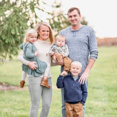 DJ_EazyE's profile picture. Cincinnati sports fan, FR native, Christian, tech geek, DJ & Drummer, majoring in Engineering and sarcasm https://t.co/kcey2BeNpi