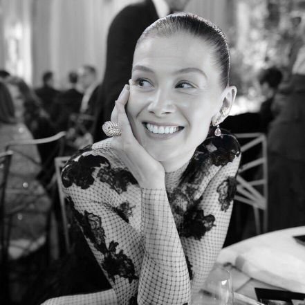 materialnababae's profile picture. she/her || LetLeniLead2022 || lnrs🏠            

                  gae af