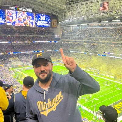 Find me on all platforms: https://t.co/Mksws6QD0s I tell jokes on here and do more serious stuff about U-M sports as part of my newsletter (sign up below👇)