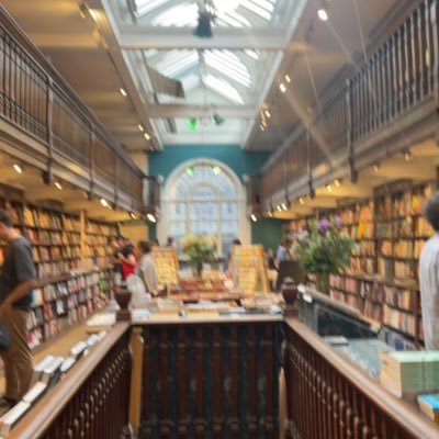 mochi17__'s profile picture. 本とお酒と旅行が好きな社会人1年目。主に読了記録用。