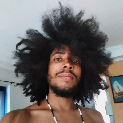 AqueleElemento's profile picture. acima de mim só minha cerveja e os helicóptero da polícia