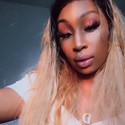 desireedollas99's profile picture. 