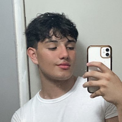 badfacederek's profile picture. el mono más rabioso del safari