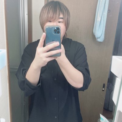 むちむちした方を好いております 髪切り屋さん フォローしてる人が趣味全開だけど裏垢じゃあないです 気になった方にいきなりdmしちゃいます、返信していただけると嬉しいです