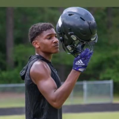 Jonathan Williams '25 WR/DB | 3⭐️| 6'0 160 | 🏈👟| All-Conf (Soph-V) (Junior-V) (All area offensive MVP)Havelock Rams @brent0962 @CoachCalebKing1 GPA: 3.3 |