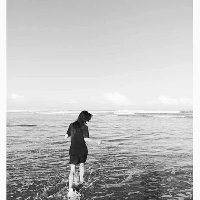 aprreads's profile picture. 📖☕ ▪ ˡᵒˢᵗ ⁱⁿ ᵇᵒᵒᵏˢ ❣ 
ⓝⓞⓣ ⓐⓛⓛ ⓣⓗⓞⓢⓔ ⓦⓗⓞ ⓦⓐⓝⓓⓔⓡ ⓐⓡⓔ ⓛⓞⓢⓣ 
📚psychological thriller ▪ historical fiction
▪️live to improve not to impress ▪️