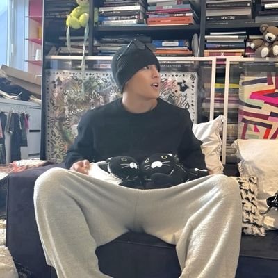 calyncier's profile picture. under construction pero asawa ni @crudegod_