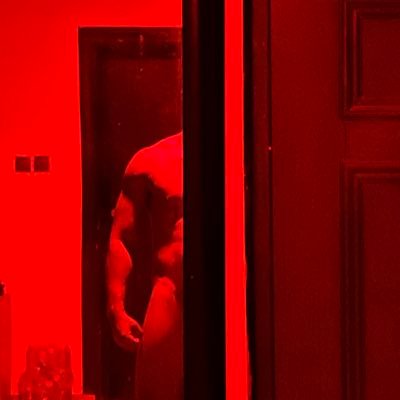 Burner of a nude Art lover || Straight male || Make your MMF fantasy come true