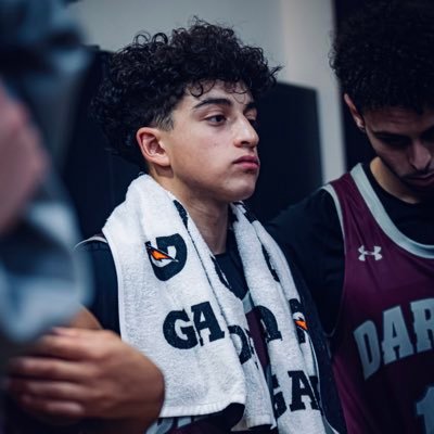 Praise Be To God🥀 2024 6’1 Combo guard 3.7 GPA cell: 516-362-8731 @darrowhoops