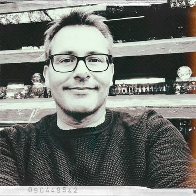 Papá, rock, libros, correr ya no, because shit happens, bon vivant. Farfullero de pura cepa.
https://t.co/CTPYpDXanb