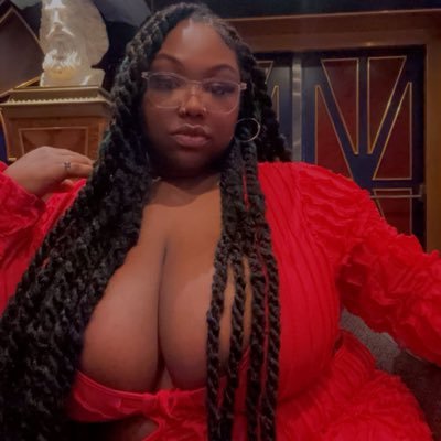 👑 Grew Out The Concrete 🌹 Ana Mama 🥰