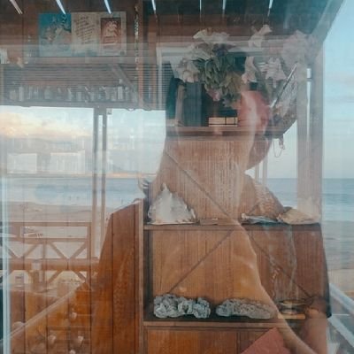 clo_leon's profile picture. 🌎Periodista con alma de artista. Magíster en Ciencias Sociales🌎 💜Mujer Migrante💜✨Cruzar fronteras es tejer humanidad✨📷🖍️👁️