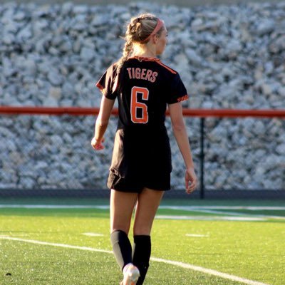 LHS 25’ track/soccer | 4.222 GPA | 400m Sectional Champ | Kings Hammer 07 ECNL Midfield | email: morganmanford07@gmail.com