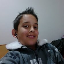 Um garoto legal (eu axo kk') Sincero ,criativo (tbm axo) um poko nerd e tbm perfeccionista ,sou amigo e confiavel e se precisar, TAMO JUNTO AÍ , FIRME E FORTE