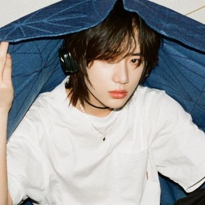 celebzza's profile picture. 